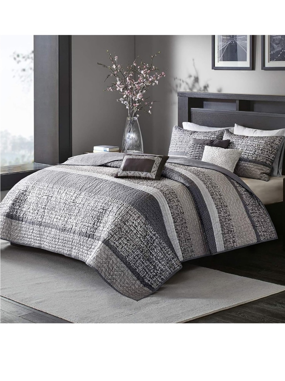Madison Park Queen Quilt Set Lustrous
Jacquard & Glitter Accent Coverlet Set